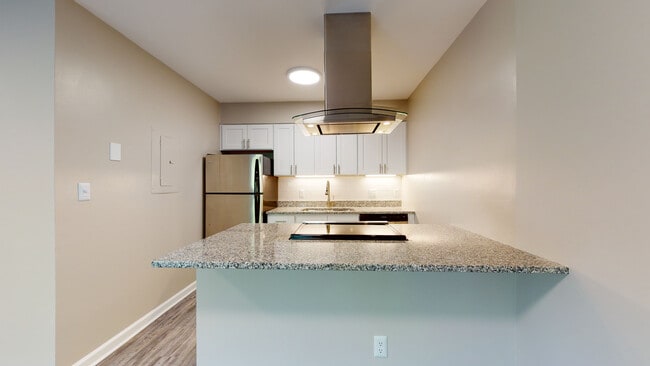 Building Photo - Z- 3116 Hillsborough