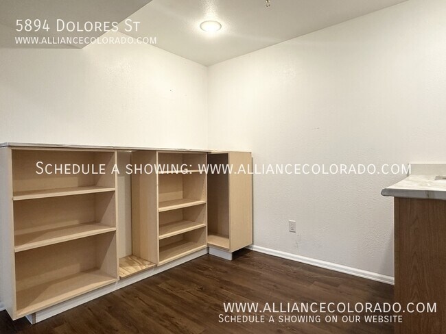 Building Photo - 5894 Dolores St