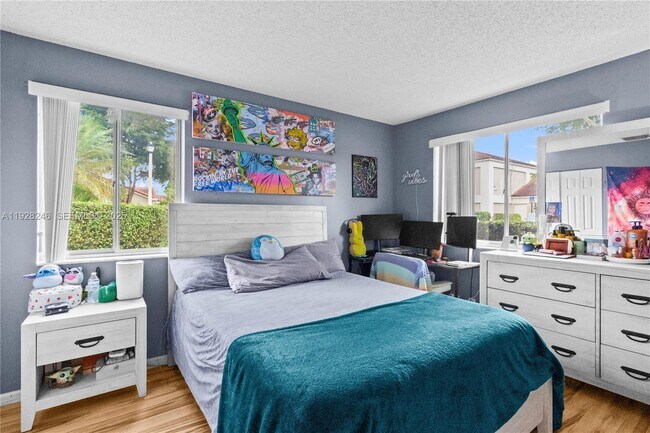 Building Photo - 7464 Pinewalk Dr S