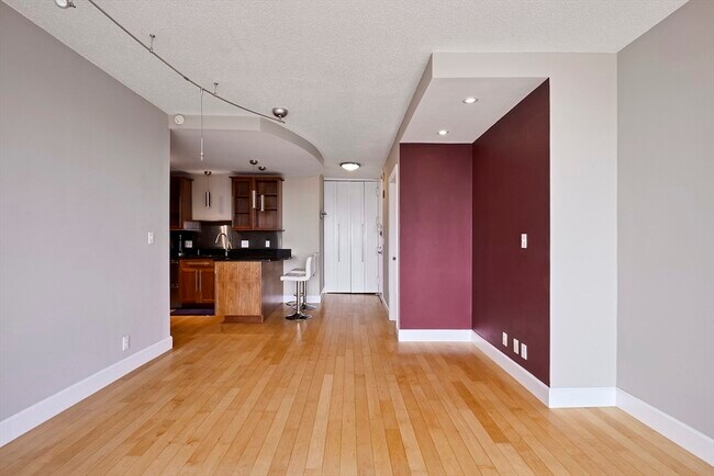 Building Photo - 85 E India Row