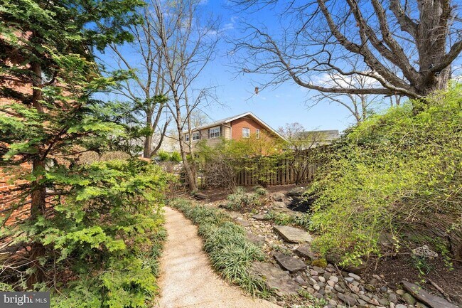 Building Photo - 6337 Beryl Rd