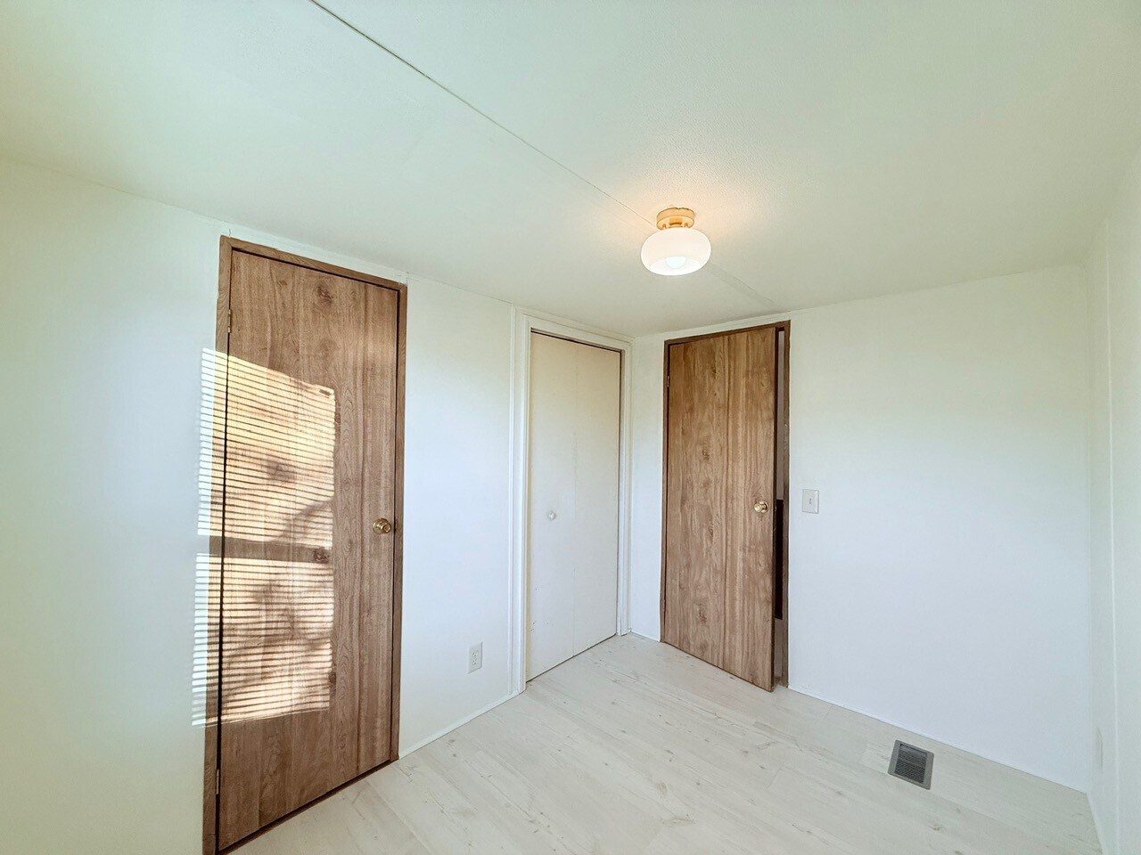 Building Photo - 52335 Harrisburg Ln