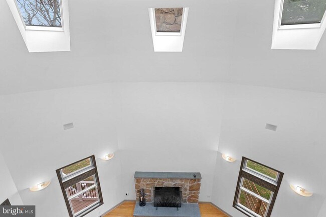 Building Photo - 19451 Youngs Cliff Rd