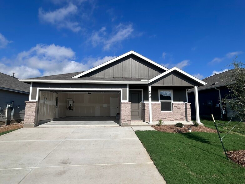Building Photo - 4221 Jutland Dr