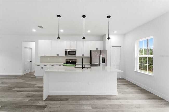 Building Photo - 2200 SW 156th Loop