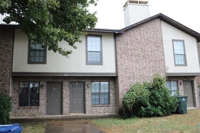 Primary Photo - 2814 Wimbledon Ct