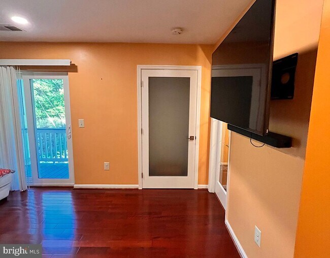 Building Photo - 38 White Pine Cir