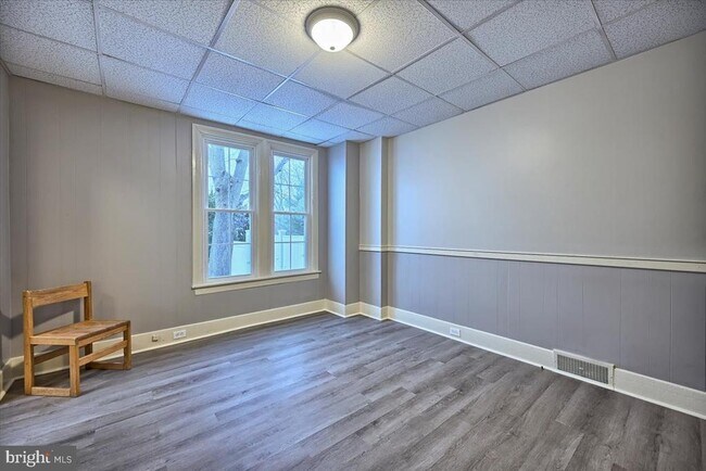 Building Photo - 413 W Louther St