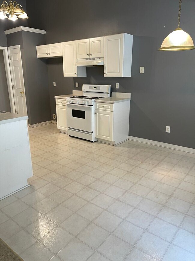 Building Photo - Ranch on full basement