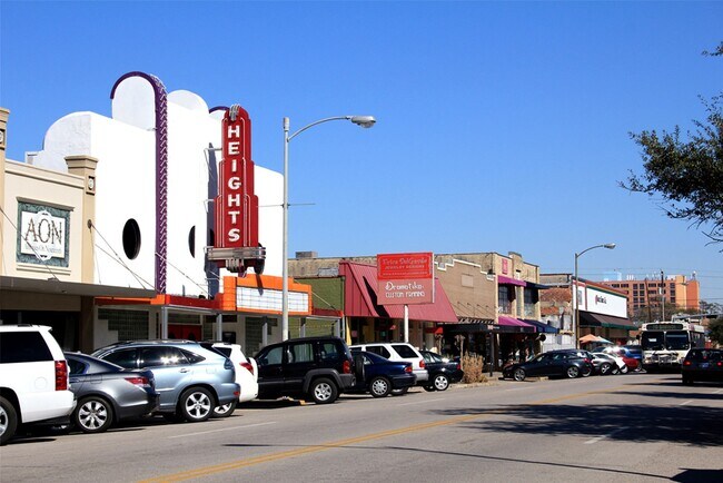 Building Photo - 611 E 20th St