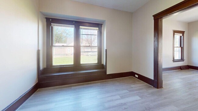 Building Photo - 800 E 157th St