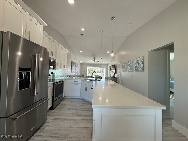 Building Photo - 834 Gulf Pavillion Dr