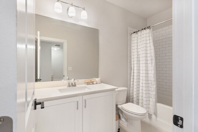 Building Photo - Modern Living in Heights at Grant Park – Prime Atlanta Location Near BeltLine & East Atlanta Village