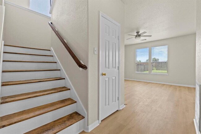 Building Photo - 13935 Maleewan Ln