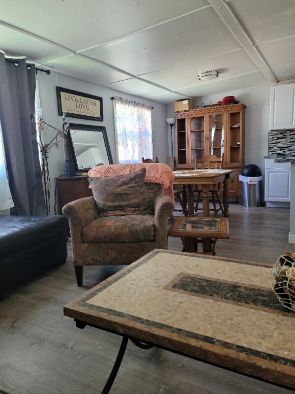 Building Photo - 10 9th Ave