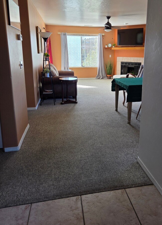 Building Photo - 4932 Summit Cir