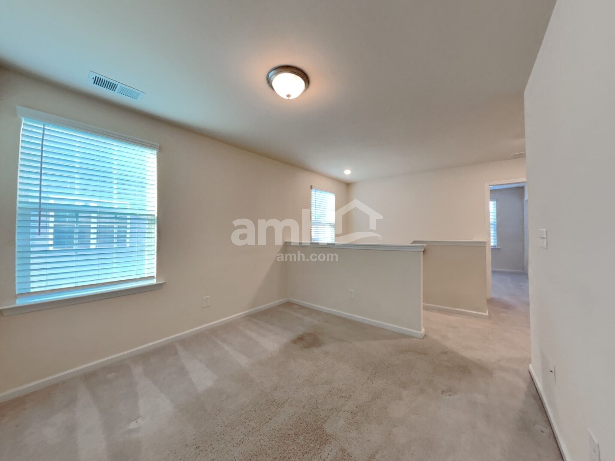 Building Photo - 154 Eden Ave