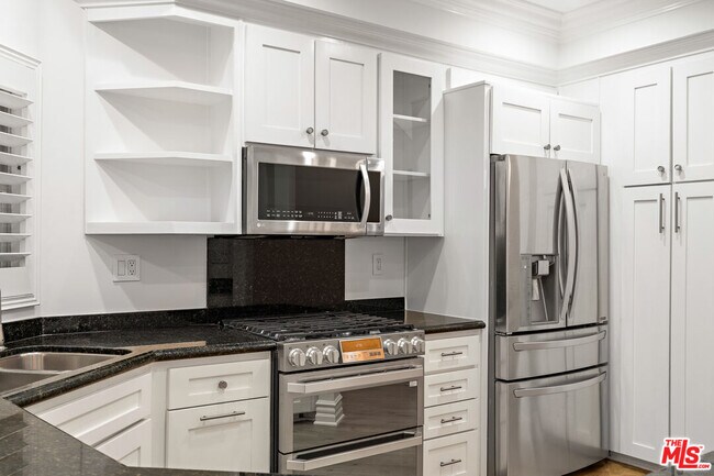 Building Photo - 850 Croft Ave