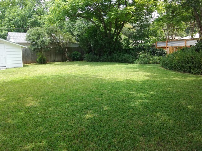 Building Photo - 353 Irvington Dr
