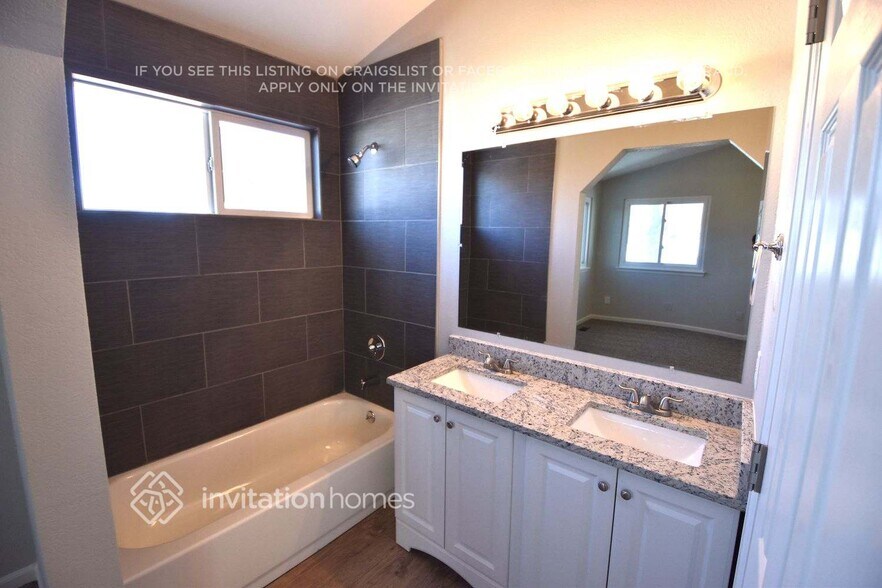 Building Photo - 4101 S Lewiston Cir