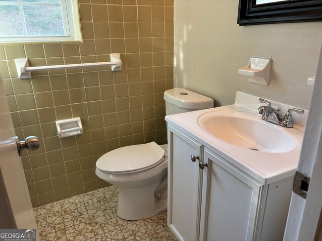 Building Photo - 126 Azalea Dr
