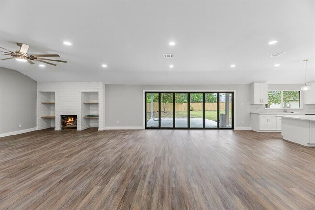 Building Photo - 8219 Wateka Cir
