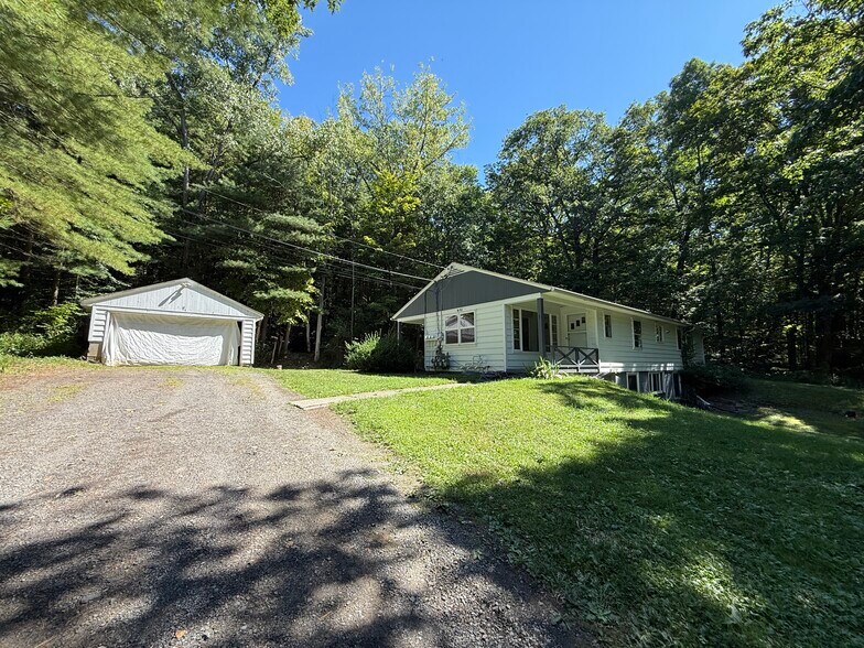 Building Photo - 1690 Slaterville Rd