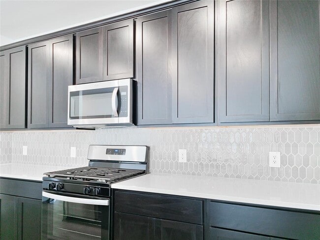 Building Photo - 136 Holmby Dr