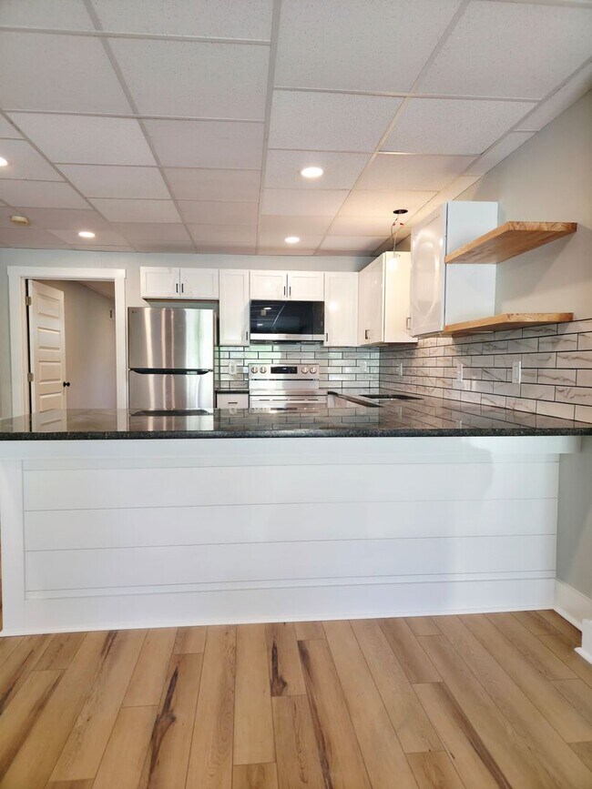 Building Photo - 3915-3917 Mount Troy