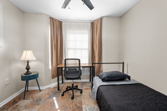 Building Photo - 2504 Ferguson Way