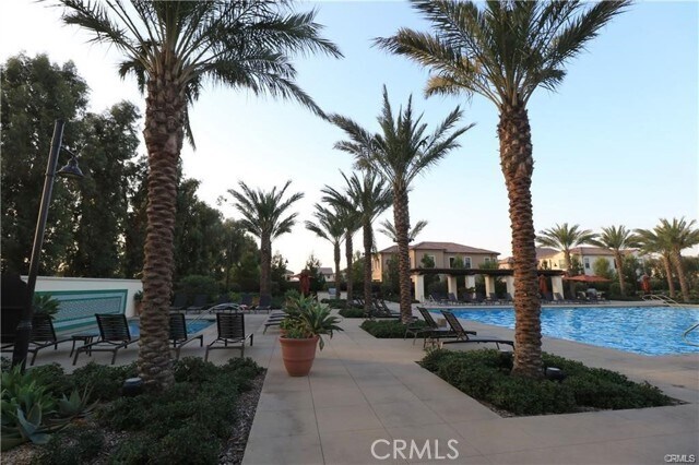 Building Photo - 141 Damsel