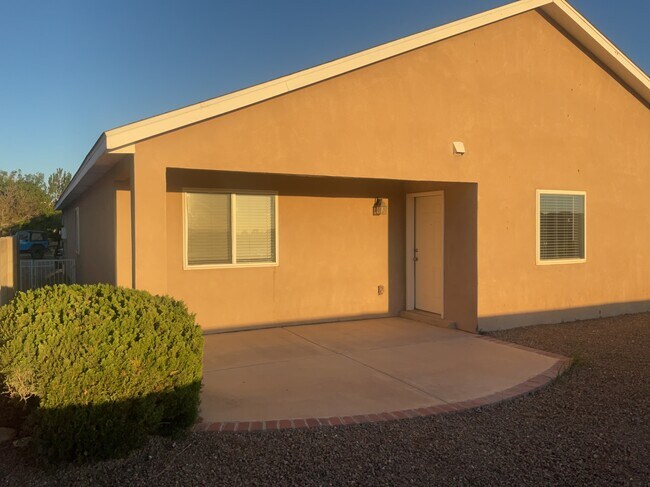 Building Photo - 10428 Pamplona St NW