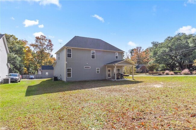 Building Photo - 101 E 6th Ave