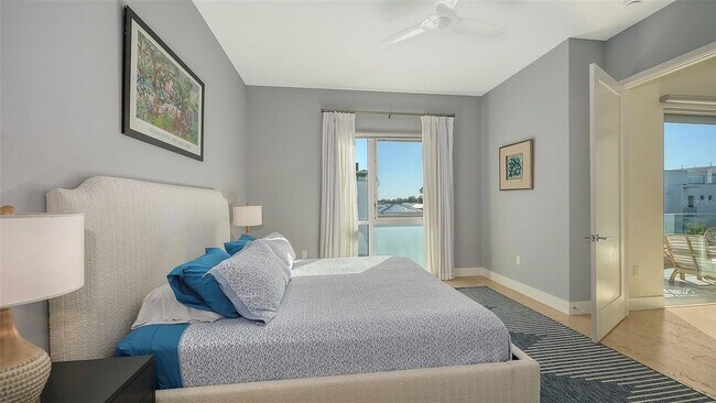 Building Photo - 635 S Orange Ave