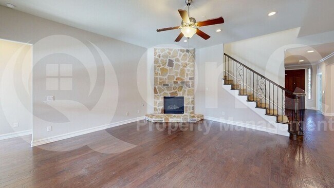 Building Photo - 1055 Enchanted Rock Dr