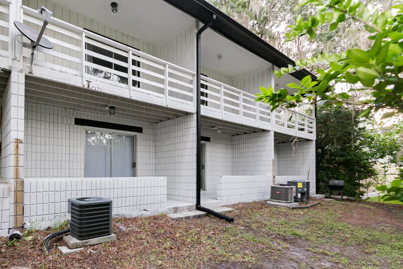 Building Photo - 4251 SW 21st Pl