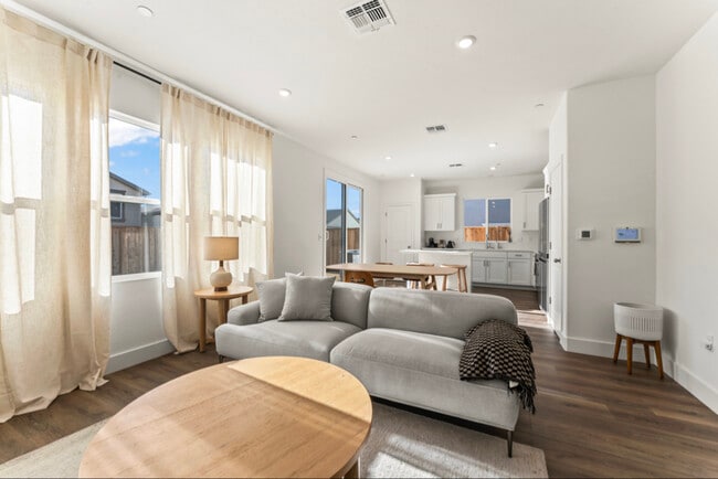 Building Photo - 231 Goldback Ct