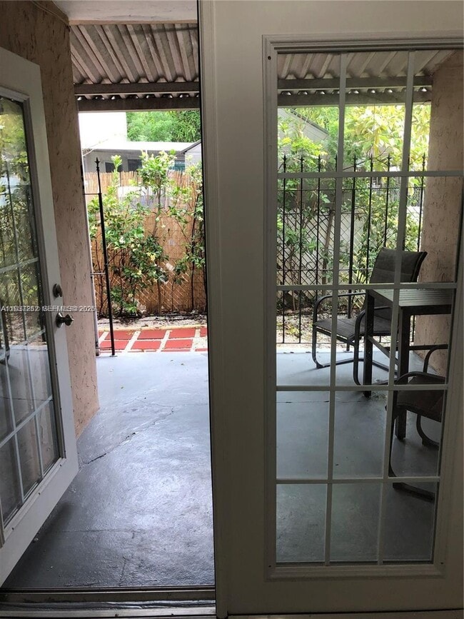 Building Photo - 6530 W 2nd Ct