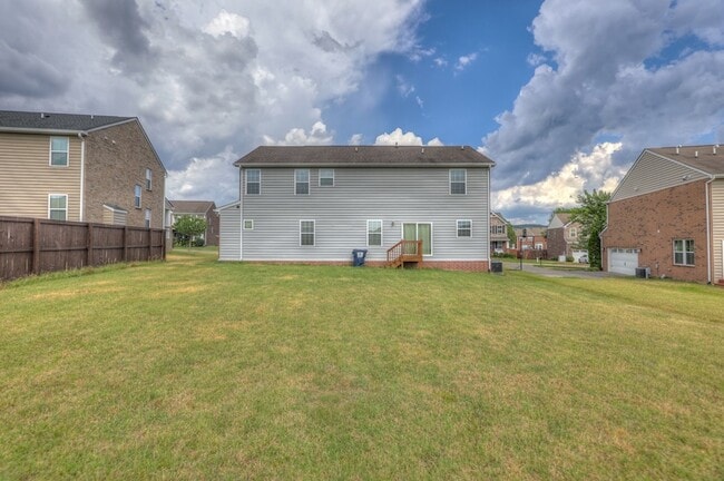 Building Photo - 2518 Broome St