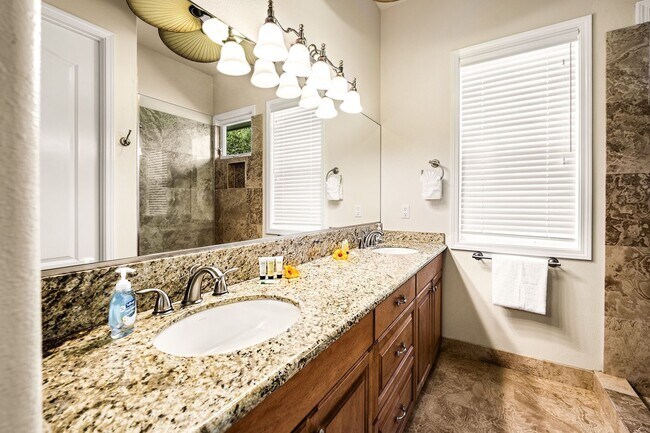 Building Photo - Luxurious Oceanview Getaway w/Private Pool...