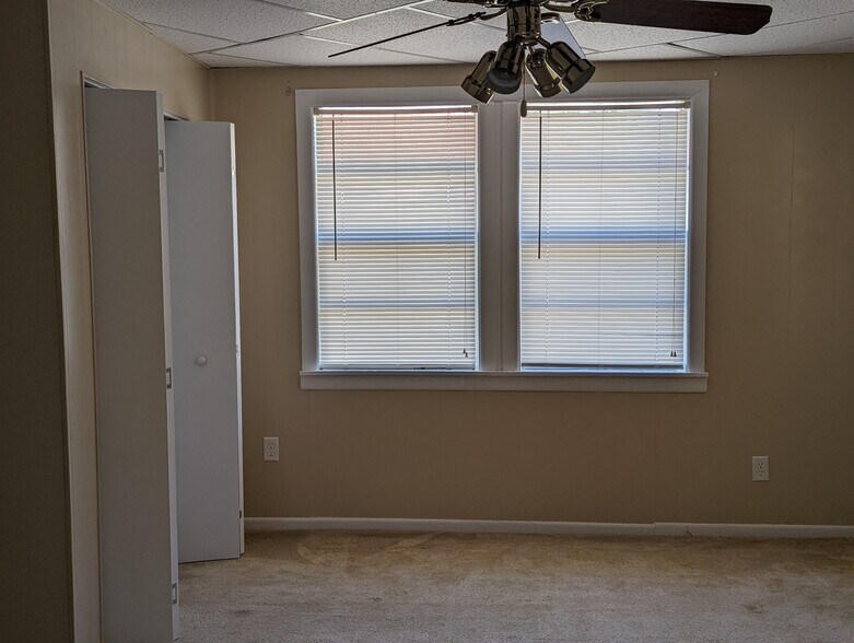 Bedroom - 804 N Maple St