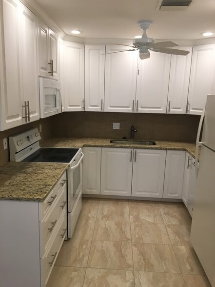 Building Photo - 5780 Fernley Dr W