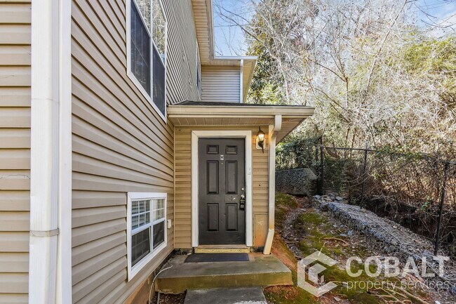 Building Photo - 987 Collier Rd NW