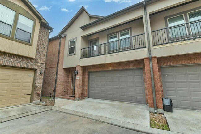 Building Photo - 11002 Upland Forest Dr
