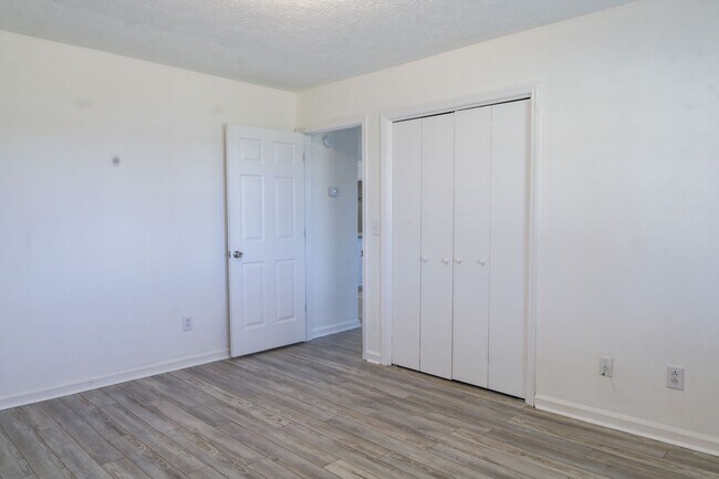 Building Photo - 150 Bart Greene Dr