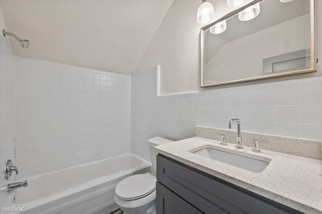 Building Photo - 3 br, 2 bath Duplex - 929 Oglethorpe Avenu...