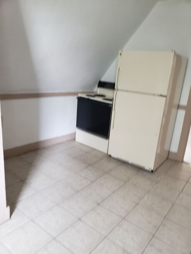 Building Photo - 224S61stK