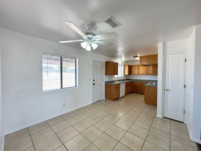 Building Photo - 6527 Nielsen Way