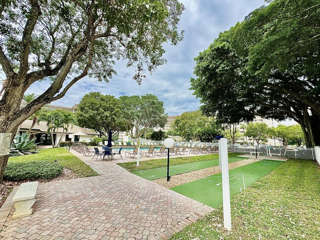 Building Photo - 2671 S Course Dr