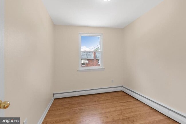 Building Photo - 5990 Henry Ave